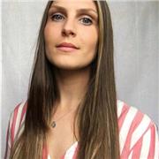 Laureata presso Medicina Veterinaria vorrebbe poter trasmettere le proprie conoscenze in ambito scientifico